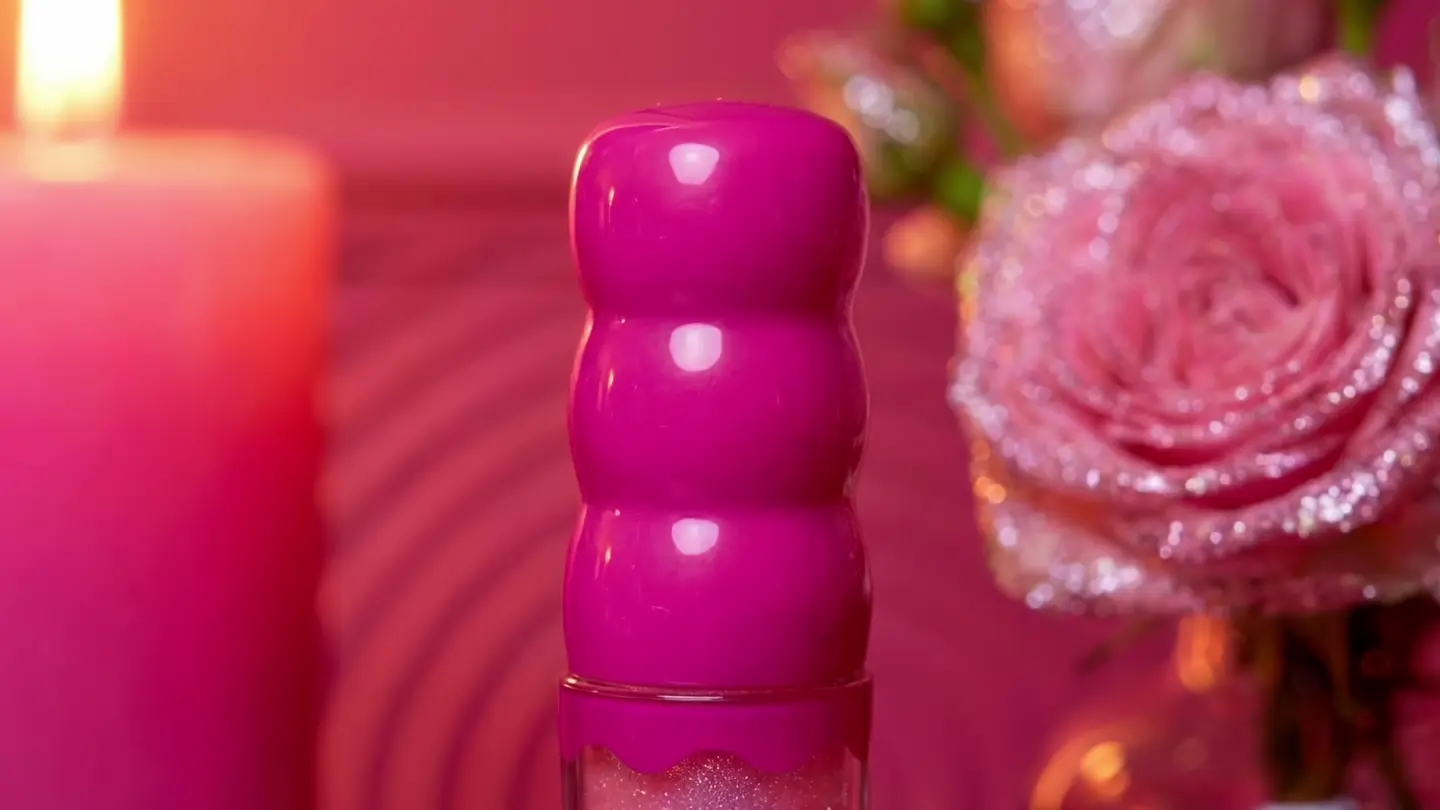 Frame 4 of 6 from Vibrakiss Lipgloss, Astra Make Up